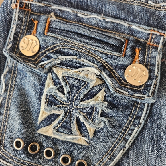 Miss Me Women's Jeans, Size 5/6, Low Rise, Boot Cut, Stretch Thick Stitch - Picture 3 of 10